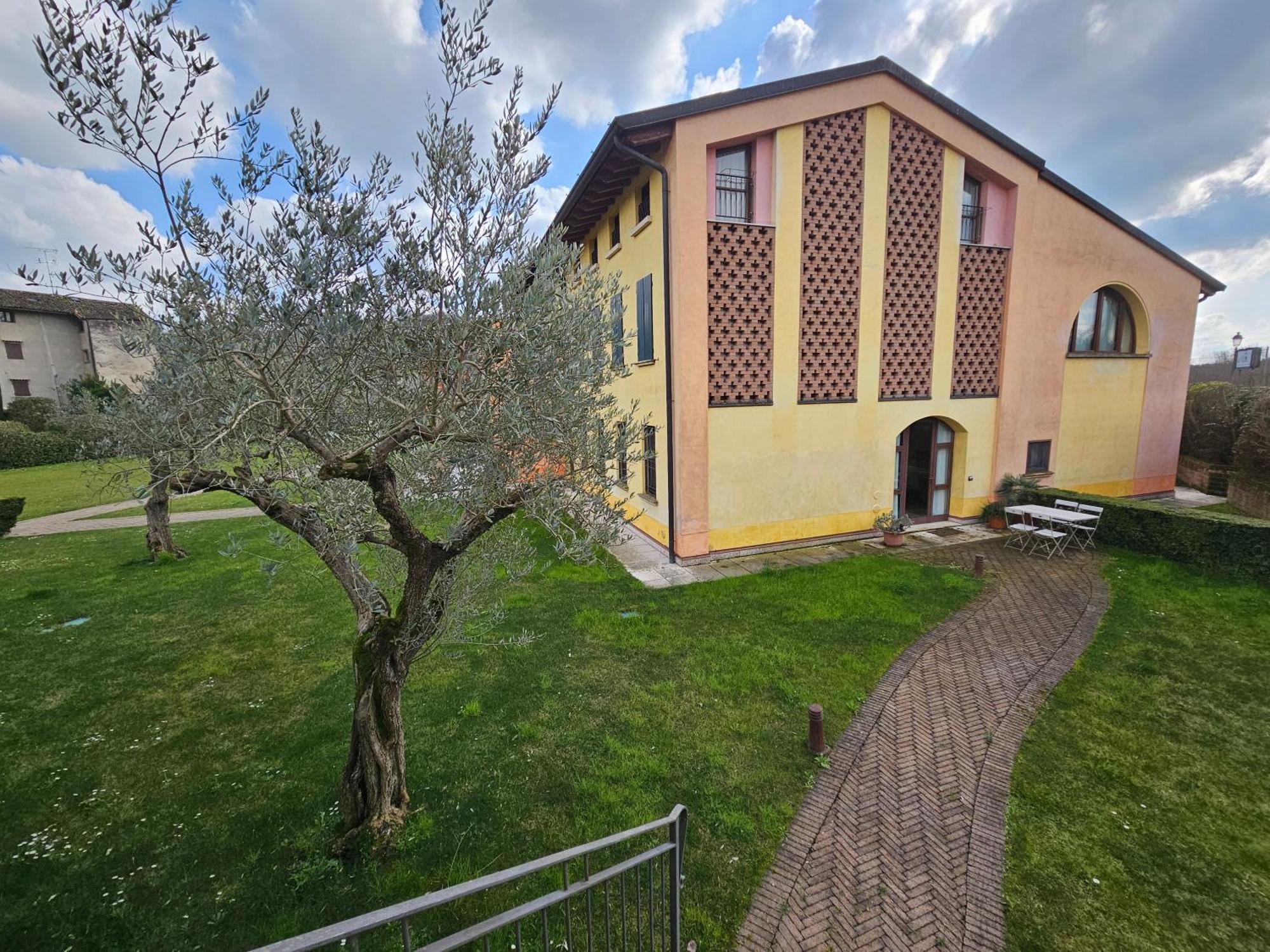 Corte La Guarnigione Valeggio sul Mincio Bagian luar foto