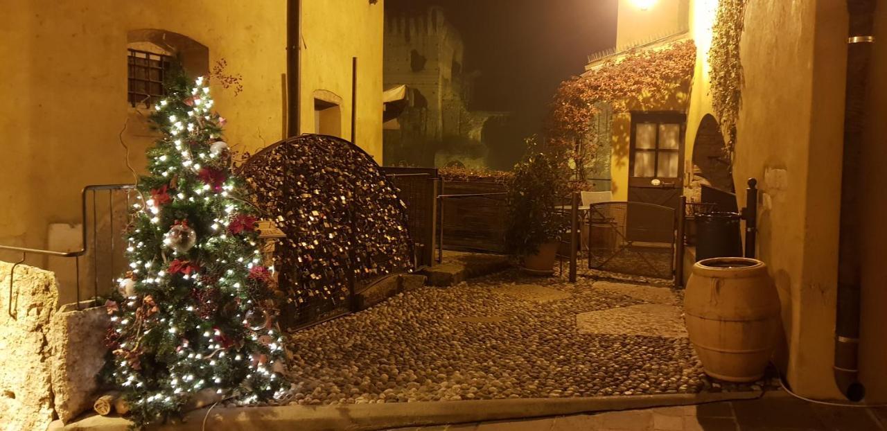 Corte La Guarnigione Valeggio sul Mincio Bagian luar foto