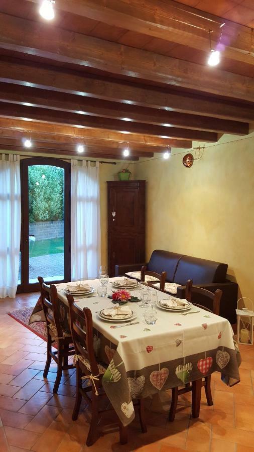 Corte La Guarnigione Valeggio sul Mincio Bagian luar foto